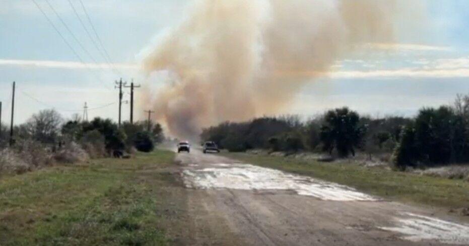 Power line sparks 156-acre grass fire near Refugio | Local News ...