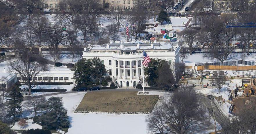 Democrats, White House trade offers as shutdown looms | Hot off the Wire podcast