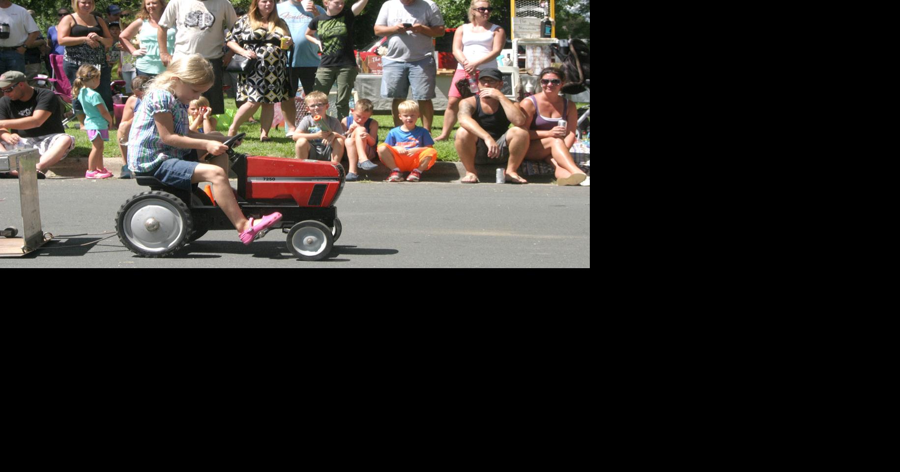 Toilets, tractors and more at PolaCzesky Days Local