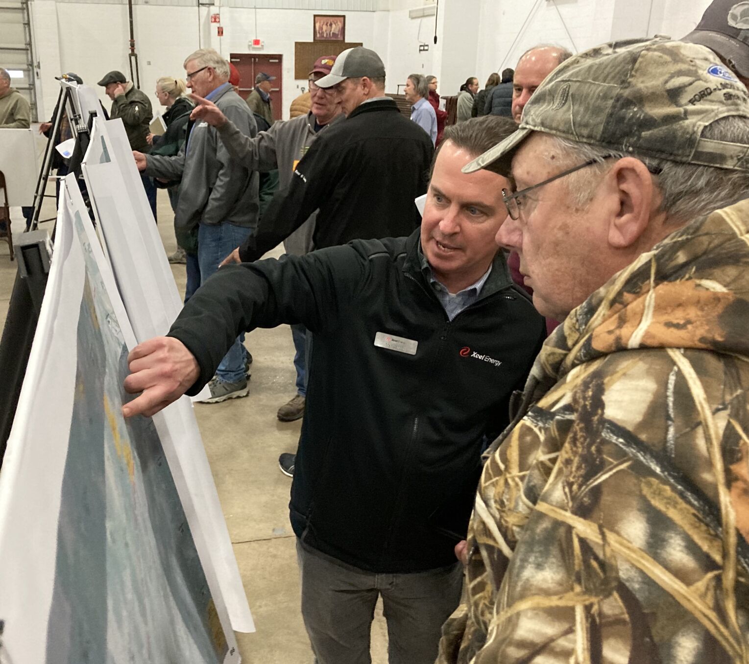 Xcel power line plan draws a crowd to Hutchinson open house