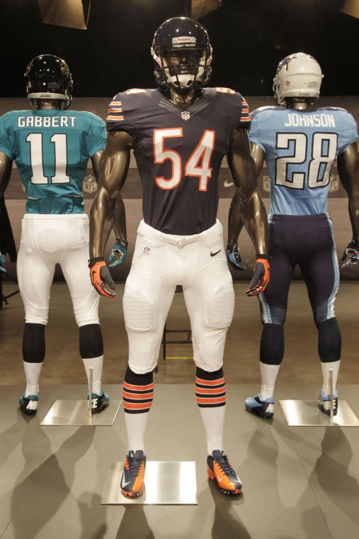 NFL Extreme Athletes Brian Urlacher (Away Jersey)