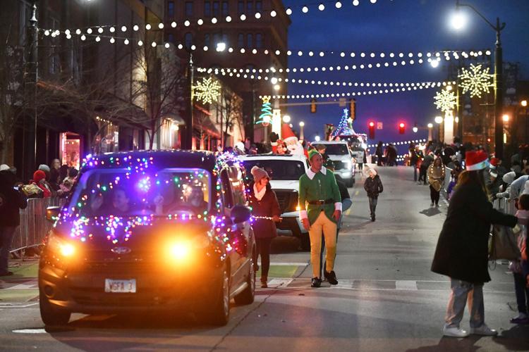 2nd annual Kankakee Christmas Parade rolls down Schuyler Avenue | Local ...