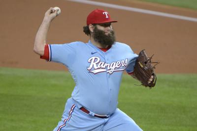 Lance Lynn of the Chicago White Sox pitches in the first inning