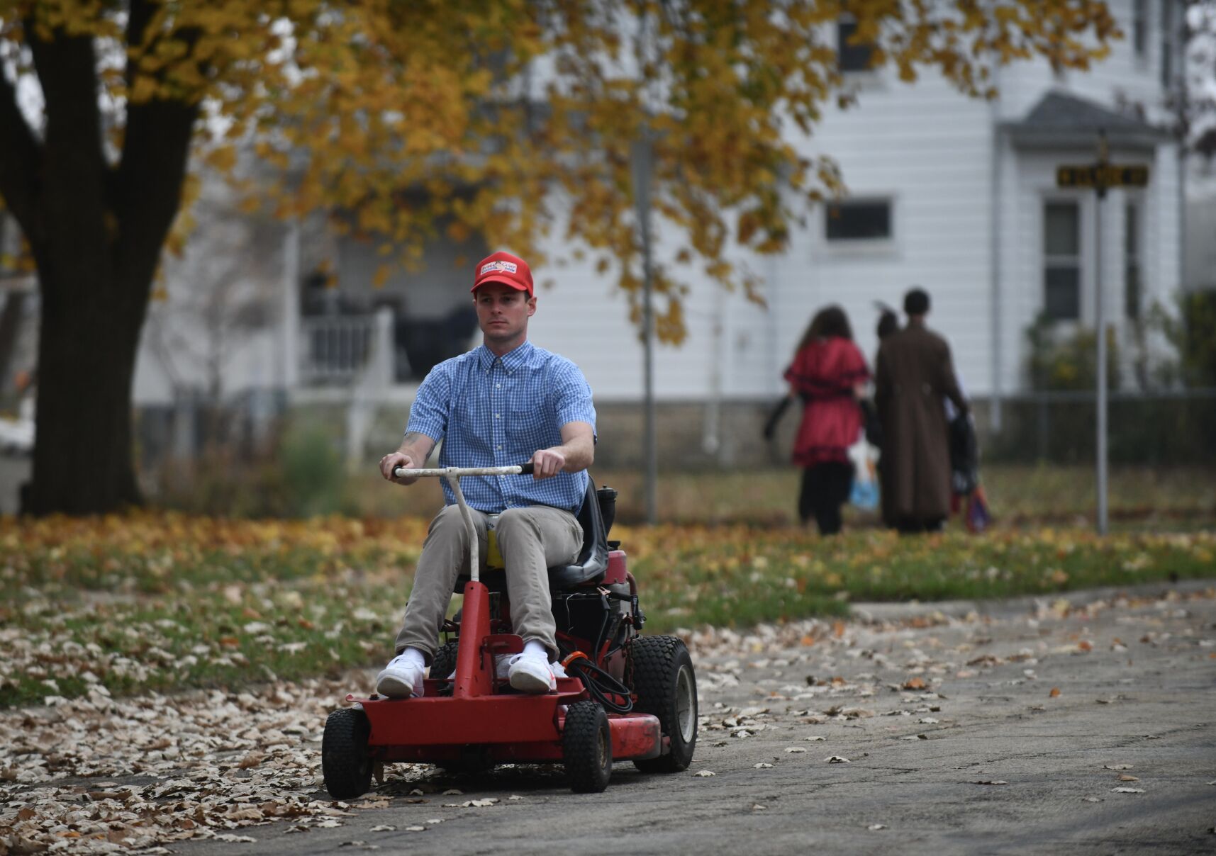 Forrest gump ride online on mower