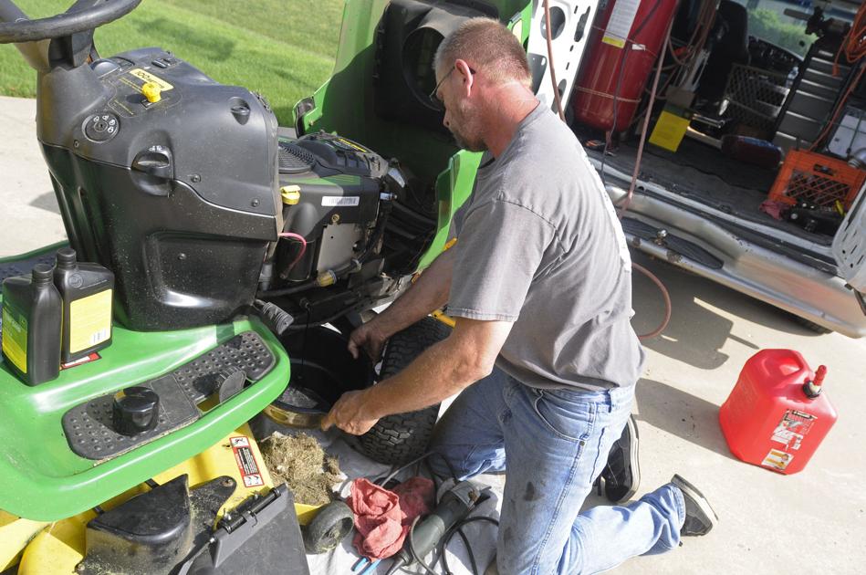 New mower repair service takes the shop on the road | Local News
