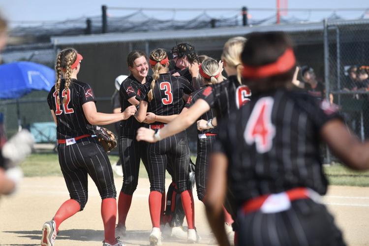 Softball Bbchs Gets Revenge On Edwardsville To Help Earn First Sectional Title In Program 