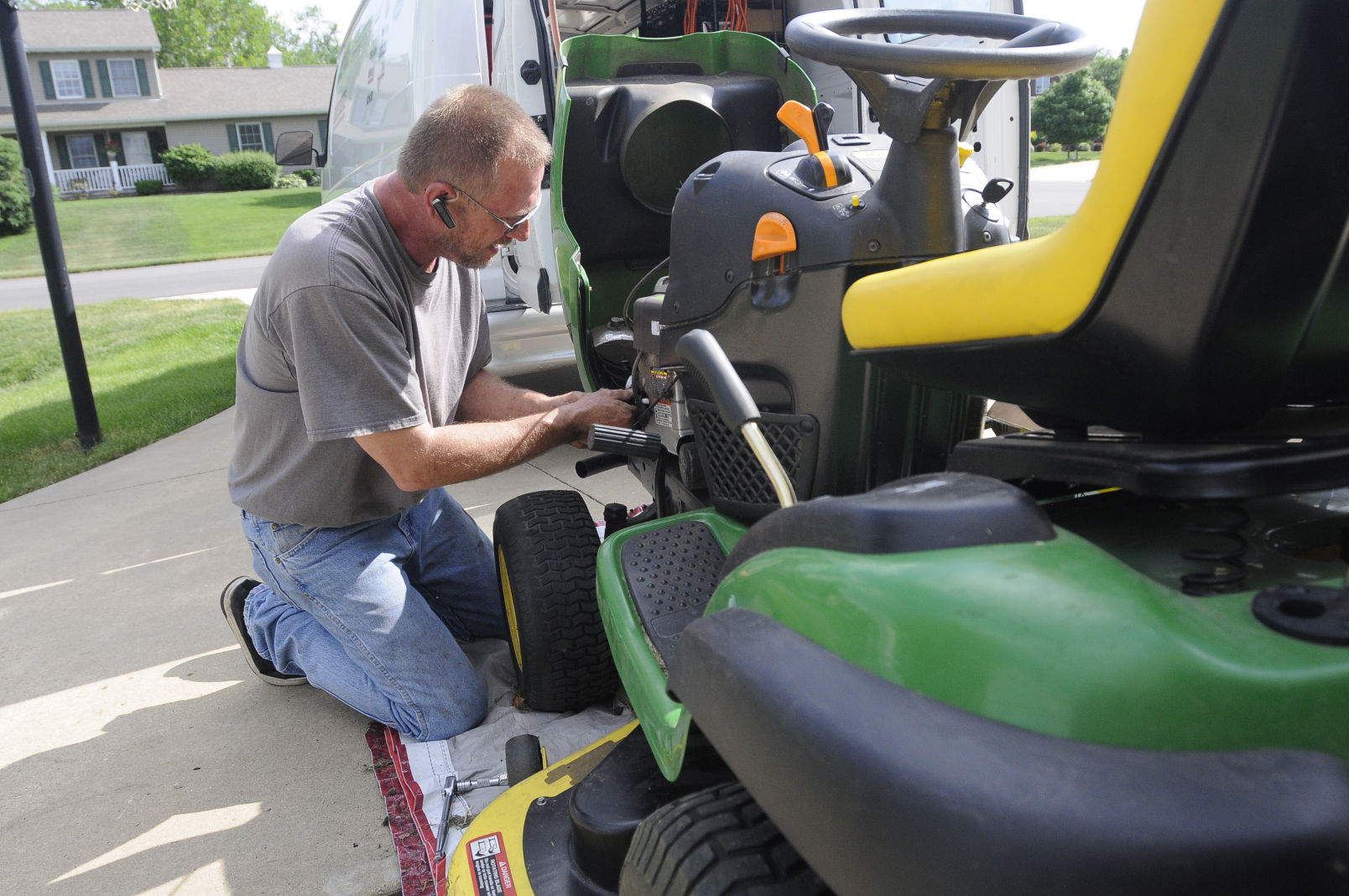 John deere riding online mower repair near me