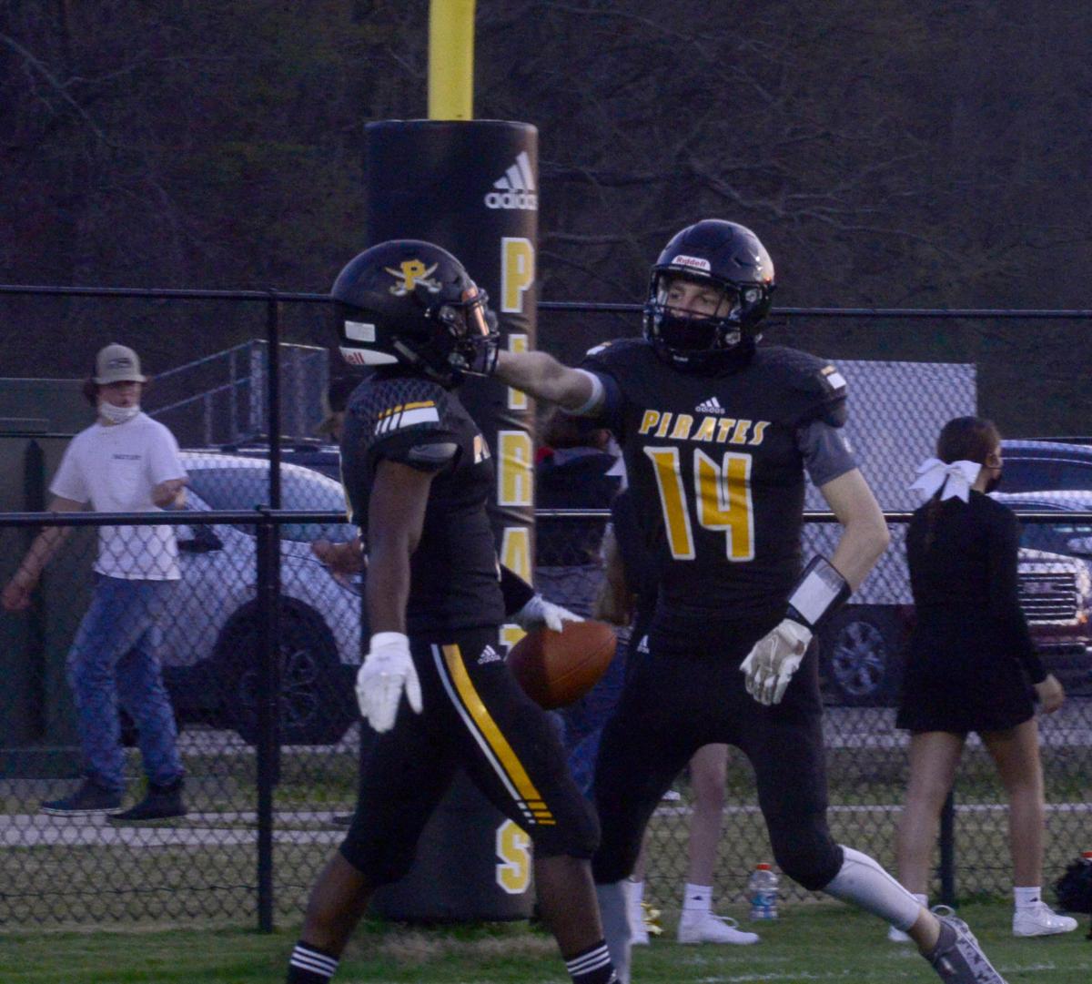 032621_eda_football_perquimans_gatling_hall_manteo_1