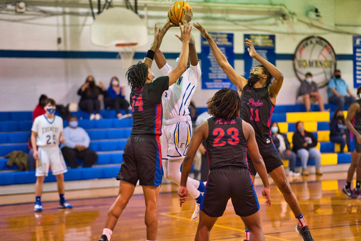 022321_eda_basketball_holmes_coston_pender_boys_5