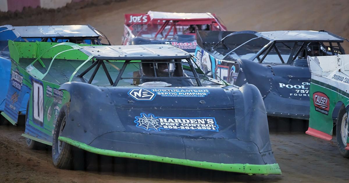 Camden's Carlton wins Pro Legends