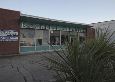 Former Rochelle building still for sale party that made offer no