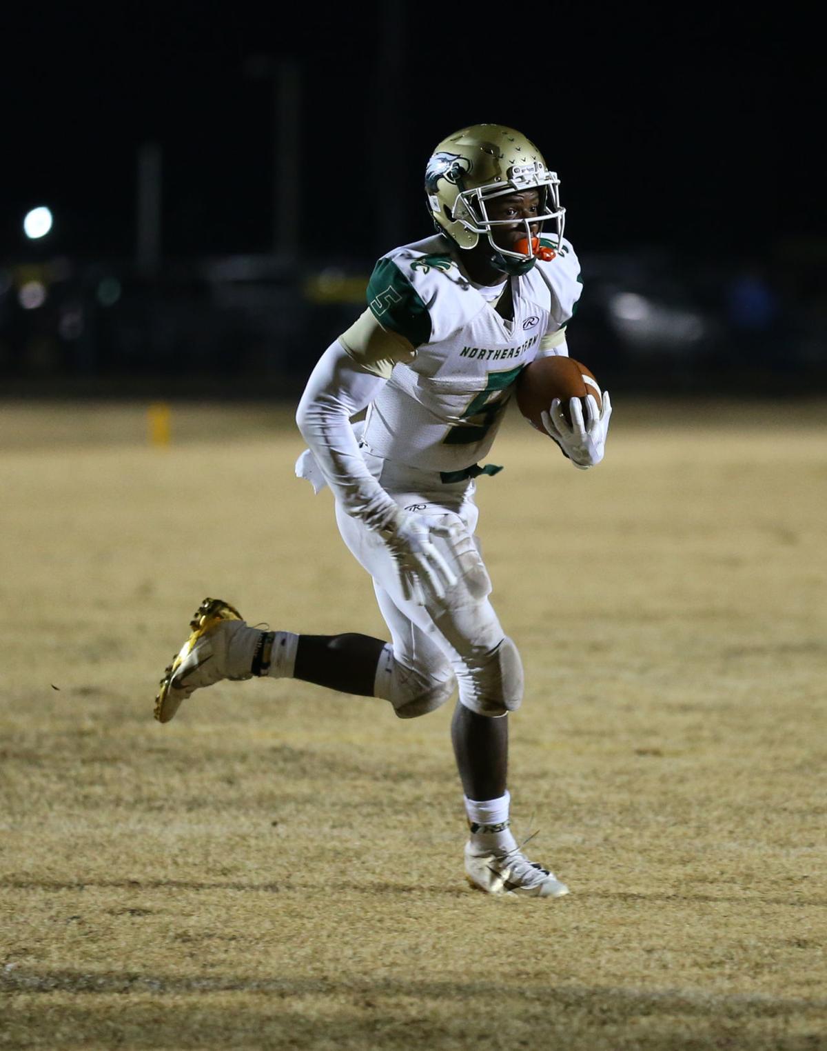 High School Football | Northeastern defeats Clinton for NCHSAA 2A East 