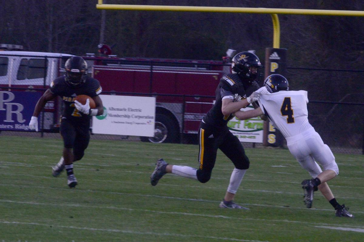 032621_eda_football_perquimans_gatling_hall_manteo