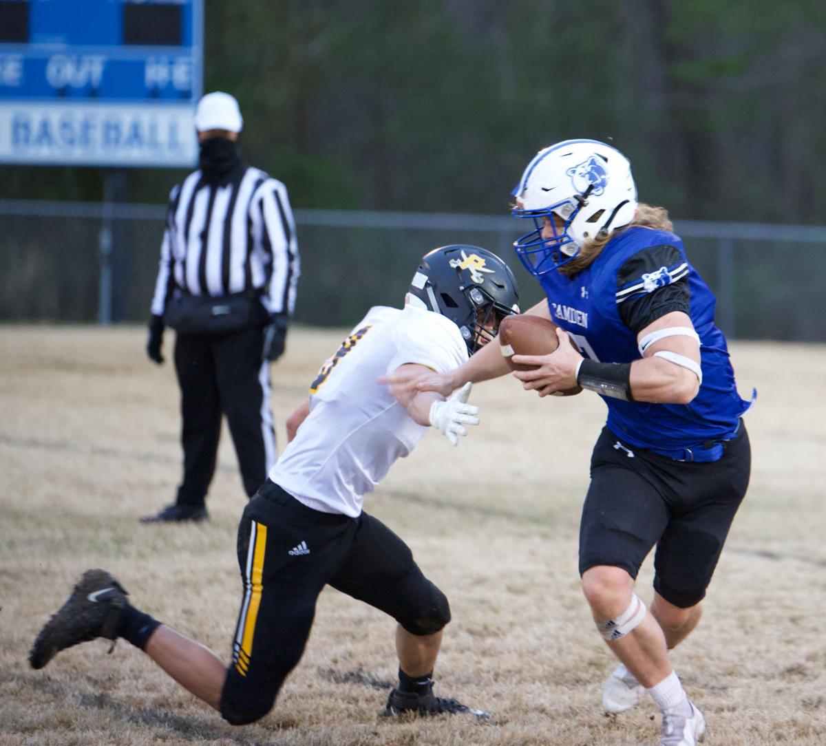 040121_eda_football_camden_guill_perquimans_askew