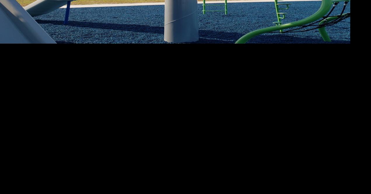 Currituck officials hold ribbon cutting ceremony for new Shingle