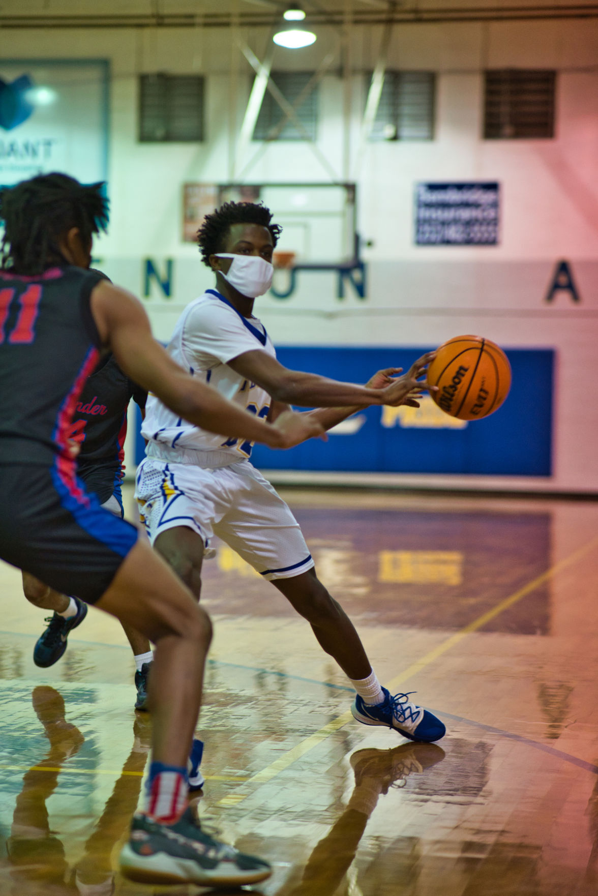 022321_eda_basketball_holmes_white_pender_boys
