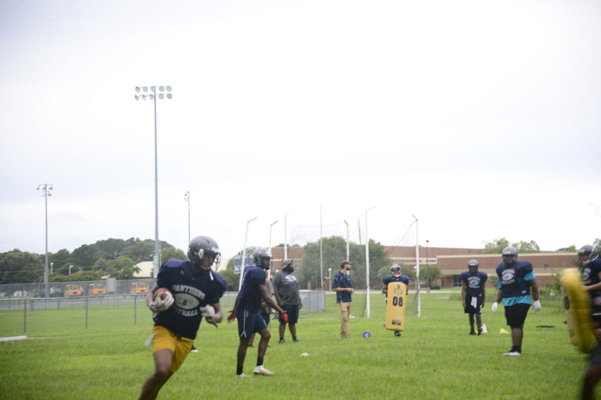 080421_eda_football_pasquotank_lumsden_practice