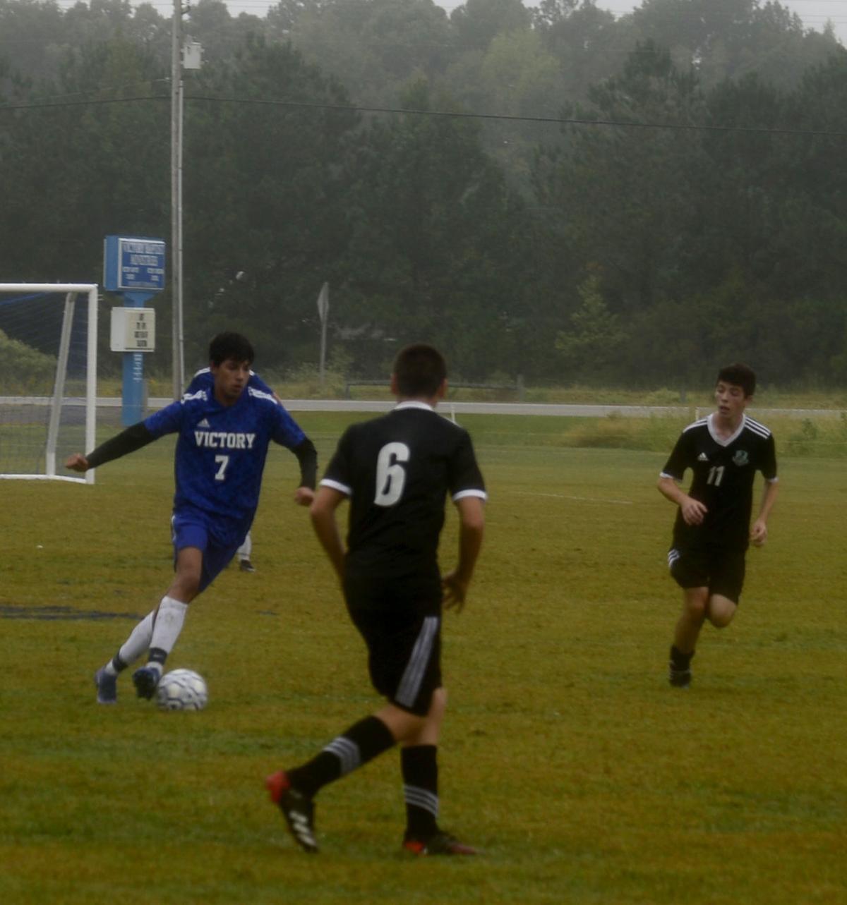 101121_eda_soccer_boys_victory_barcliff_rockchurch_1