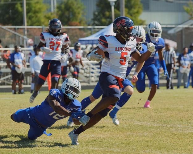 College Football Successful ECSU hangs on against Lincoln