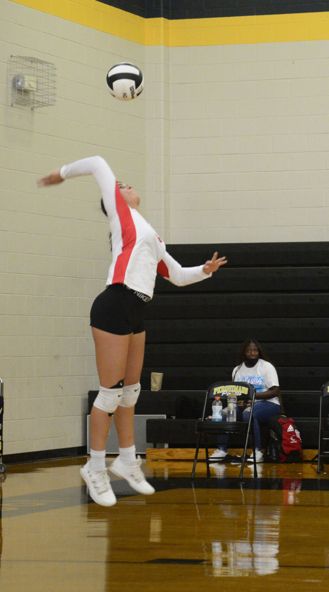 082421_eda_volleyball_currituck_ferretti_perquimans_1