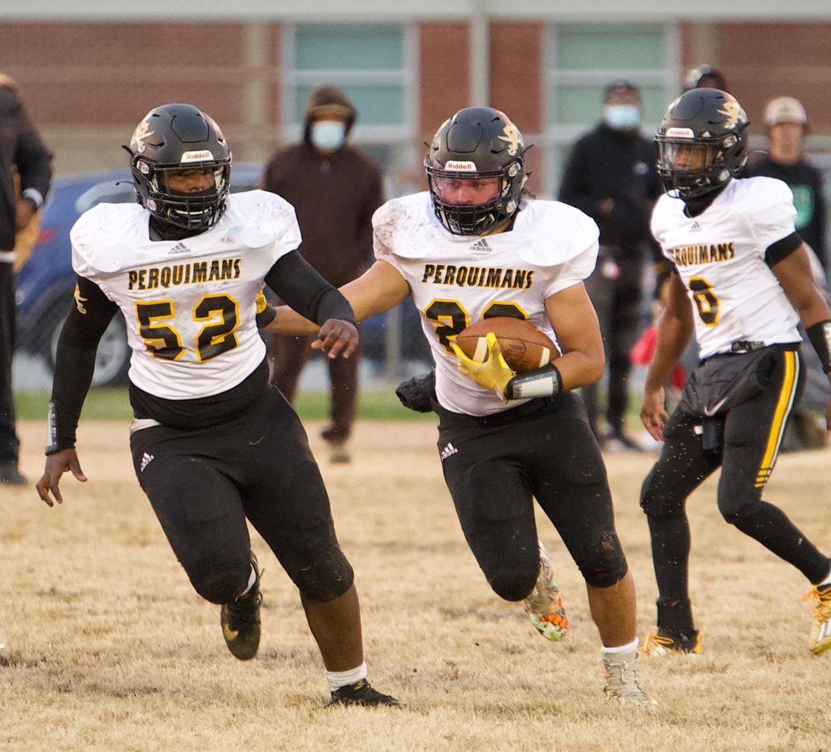 040121_eda_football_perquimans_harris_t_hunter_camden