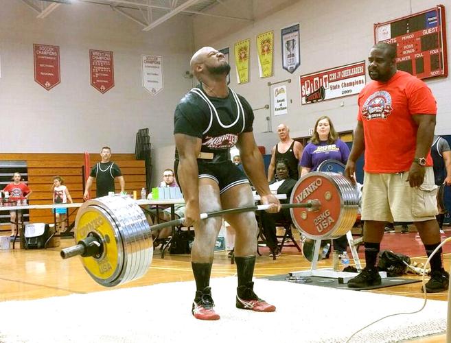 Powerlifters challenge themselves Local