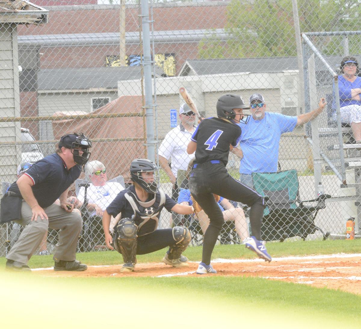 050421_eda_softball_camden_tanis_ecarteret_playoffs