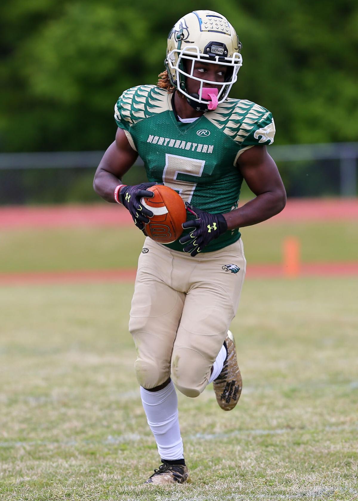 042421_eda_football_easternrandolph_northeastern_q_williams_playoffs