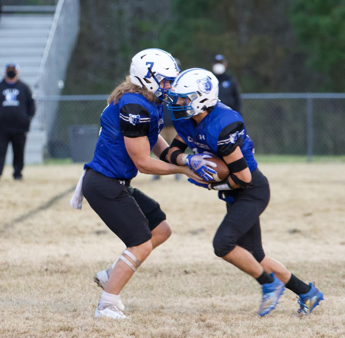 040121_eda_football_camden_clark_guill_perquimans_1