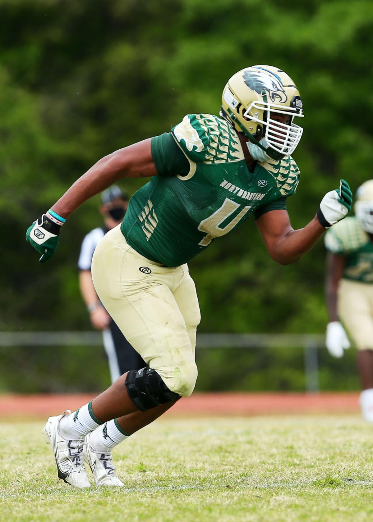 042421_eda_football_northeastern_freshwater_erandolph_playoffs_1