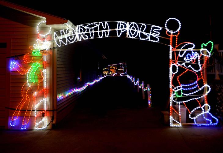 Synchronized Christmas lights, music brighten the season News