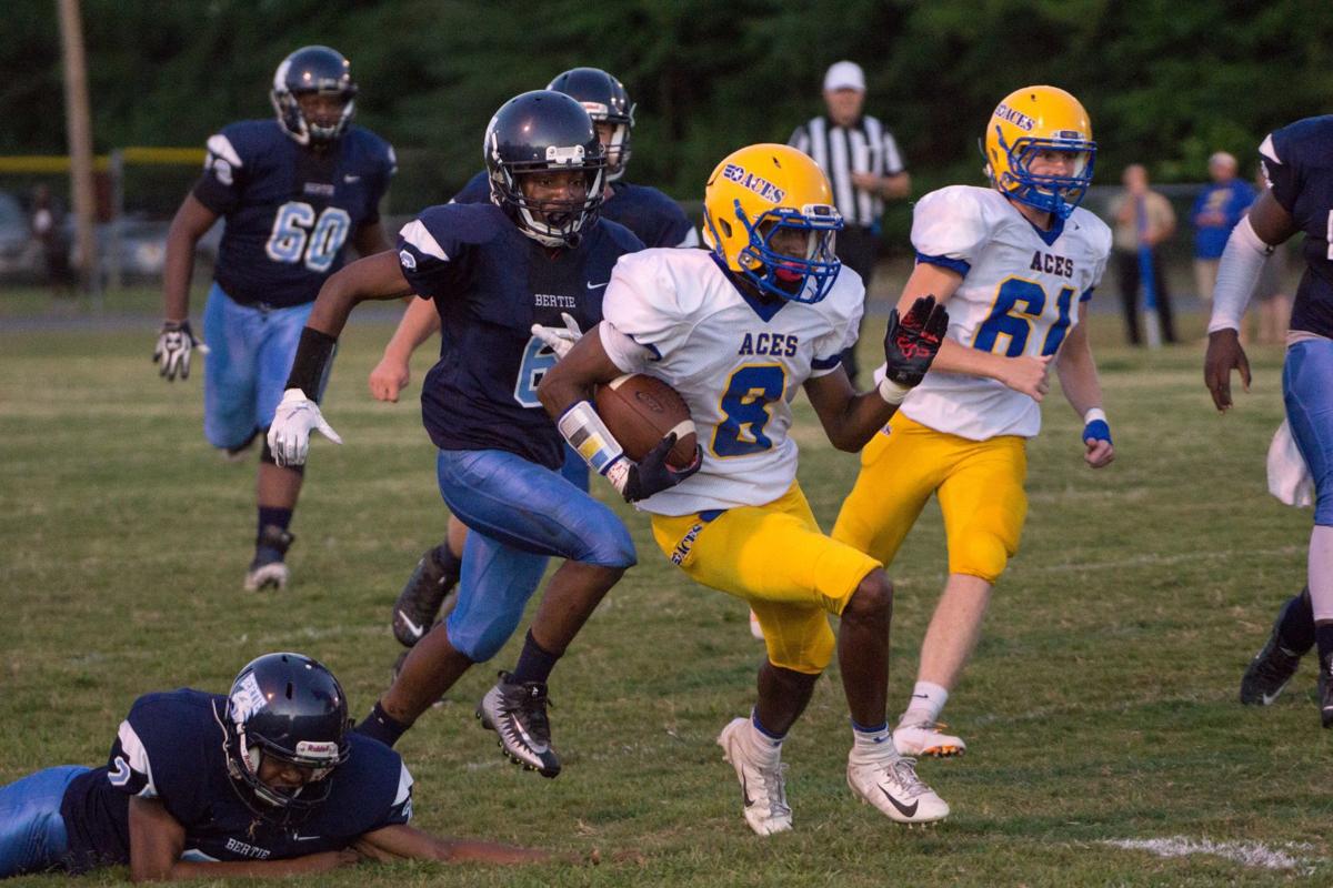 High School Football Eagles Aces Meet In Area Showdown