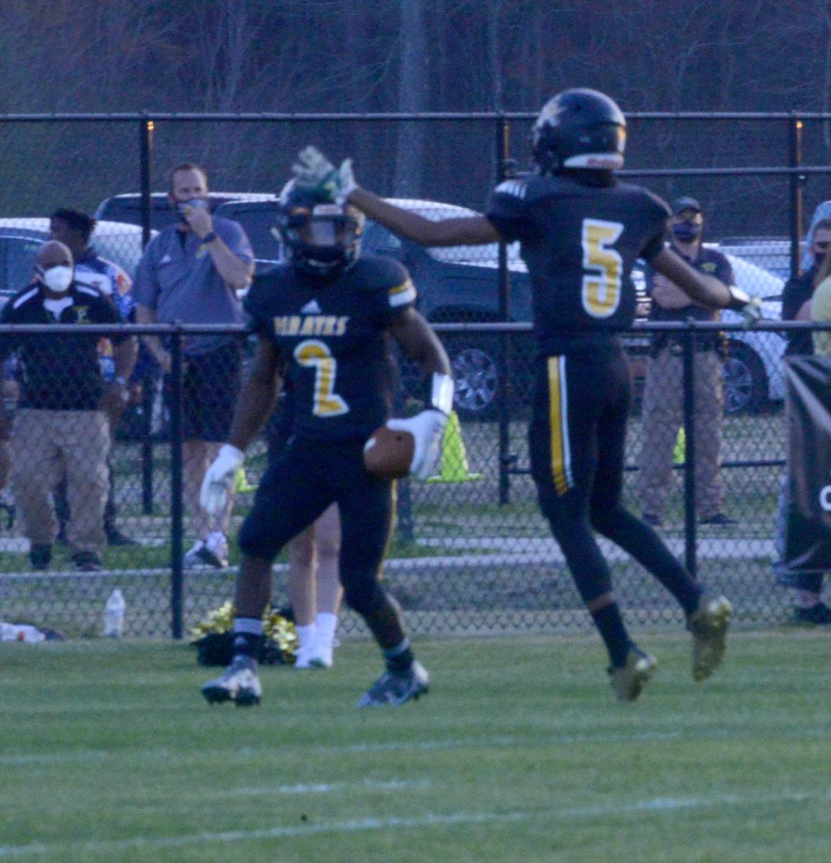 032621_eda_football_perquimans_gatling_brothers_manteo