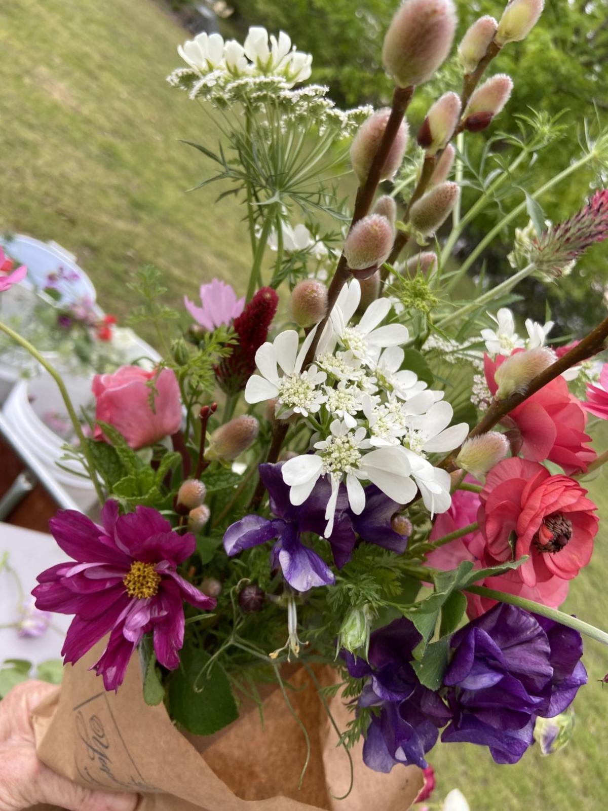 Skinner's 'Flowers of Hope' project helps food pantries Feature Story