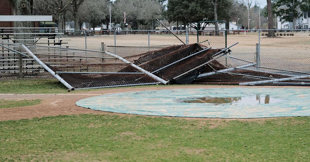 Backstop collapses: Wind blamed for Holmes Field damage | Local News ...