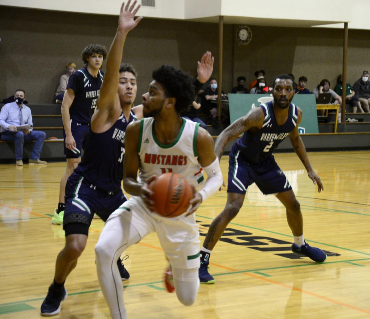 032721_eda_basketball_macu_fletcher_nsac_championship_men_4