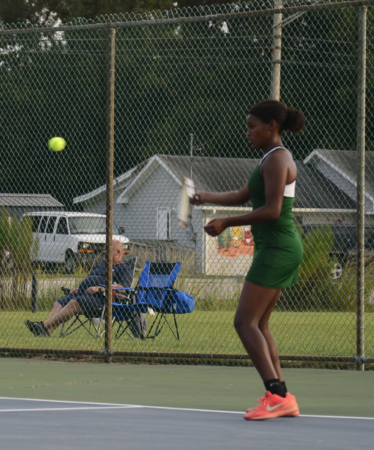 100621_eda_tennis_girls_northeastern_simpson_holmes