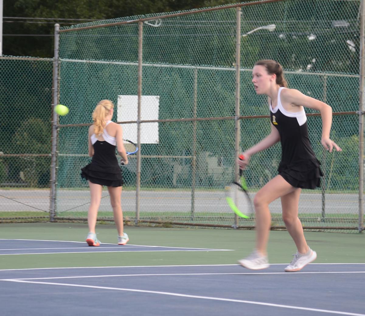 100621_eda_tennis_girls_holmes_ellie_spear_northeastern