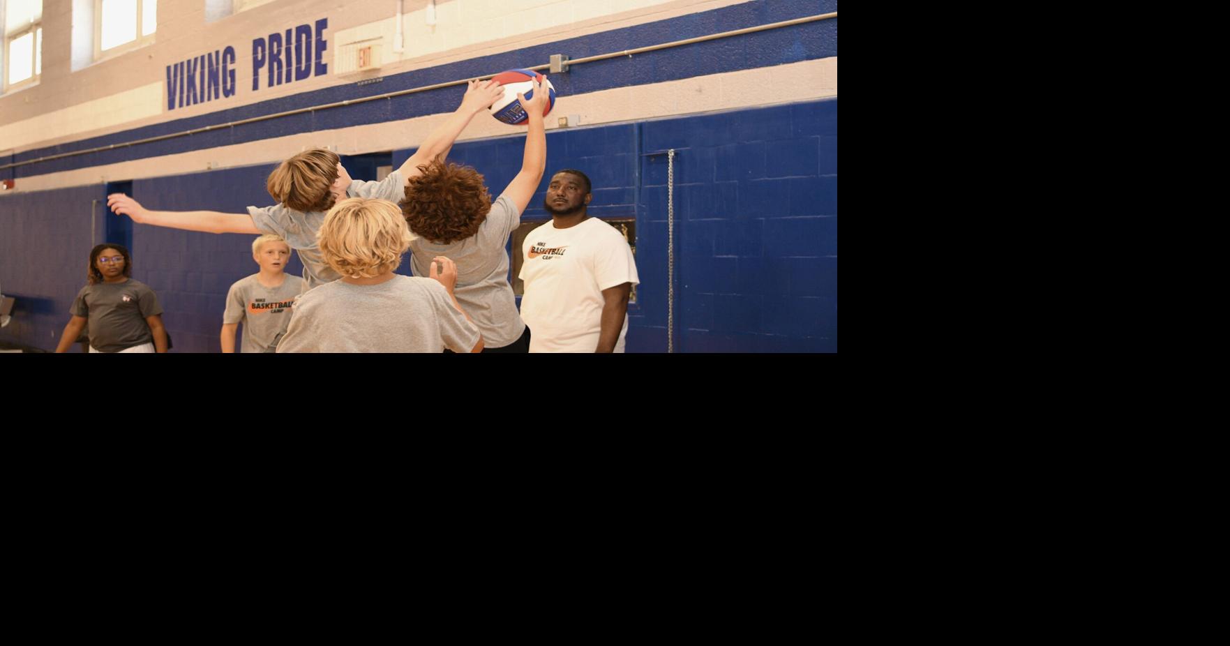 Former Viking hosts 3rd Nike hoops camp