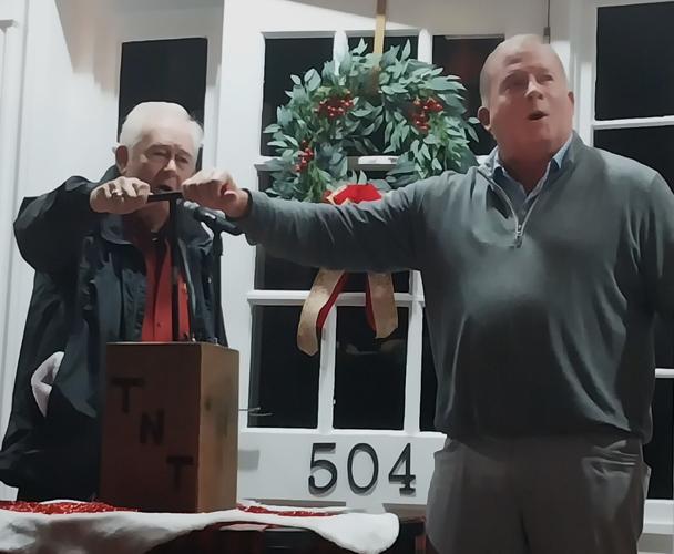 Edenton kicks off Christmas Hundreds assemble at waterfront for events