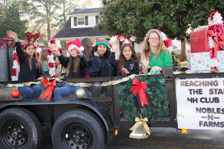 Walkertown Christmas Parade 2022 Christmas On The March: Hundreds Attend Weekend Parades | Local |  Dailyadvance.com