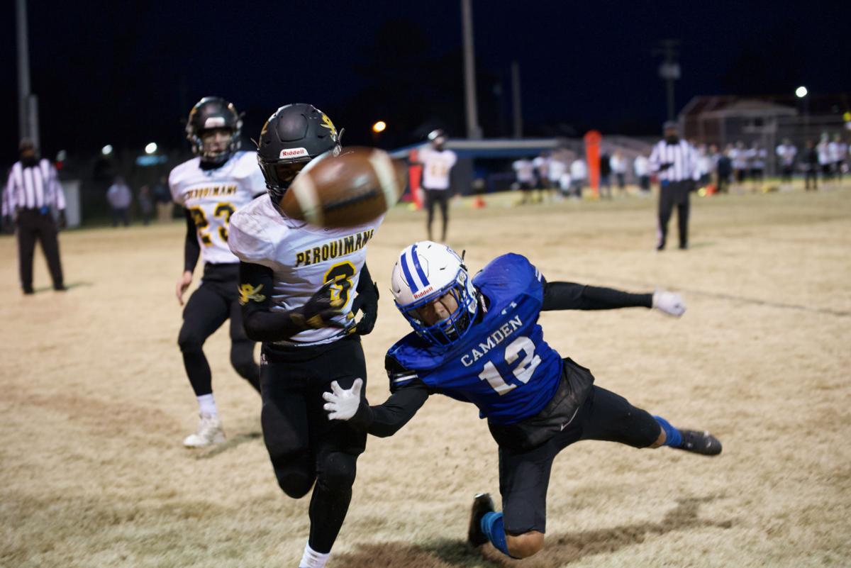 040121_eda_football_camden_barnett_perquimans_k_brown