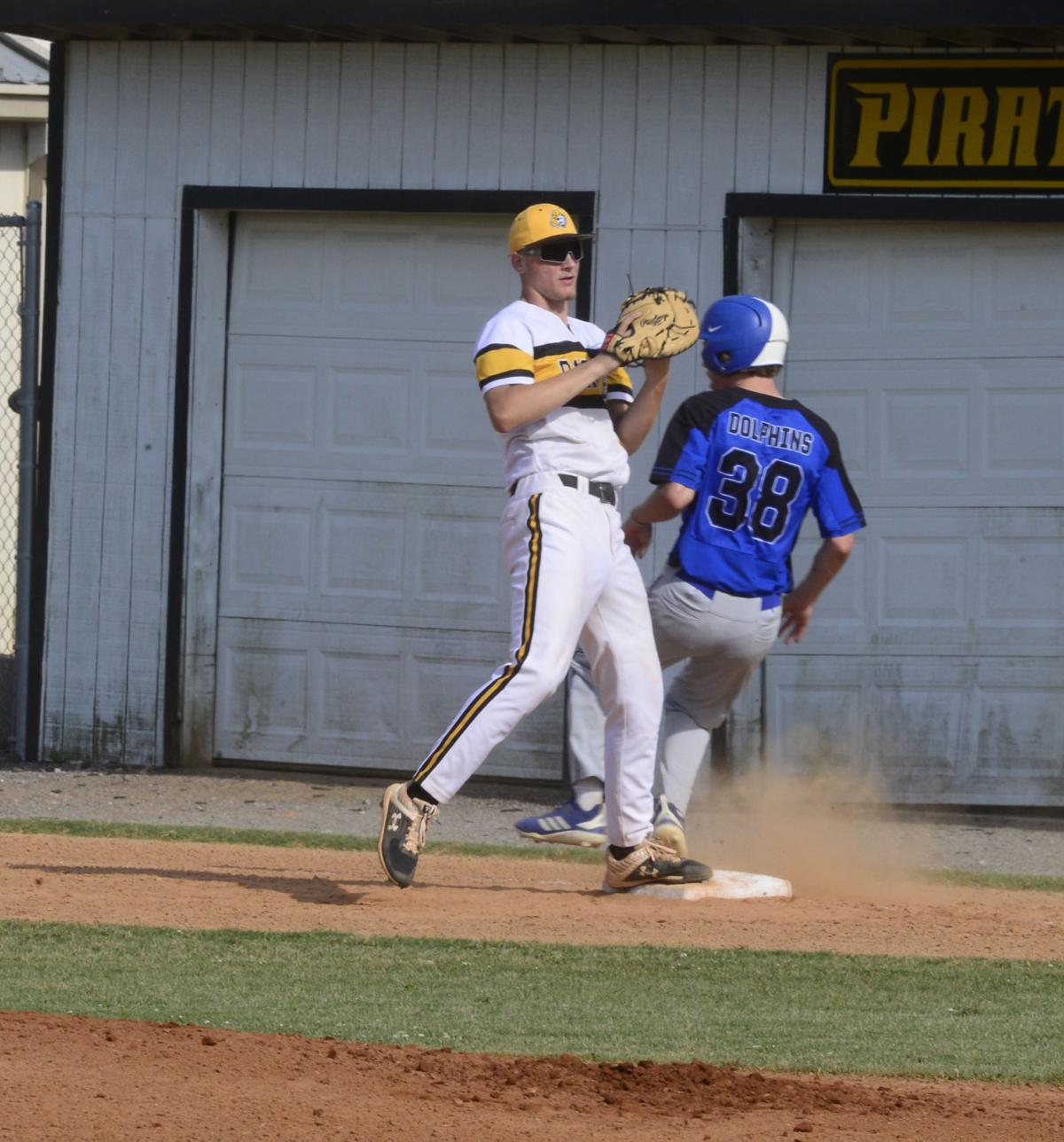 061521_eda_baseball_perquimans_thach_ocracoke_5