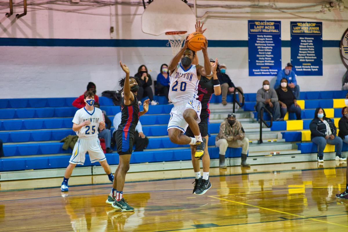 022321_eda_basketball_holmes_wilson_pender_boys_3