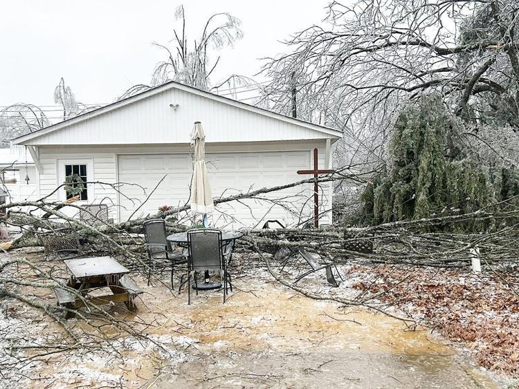 Storm leaves power outages, damage throughout region | News ...