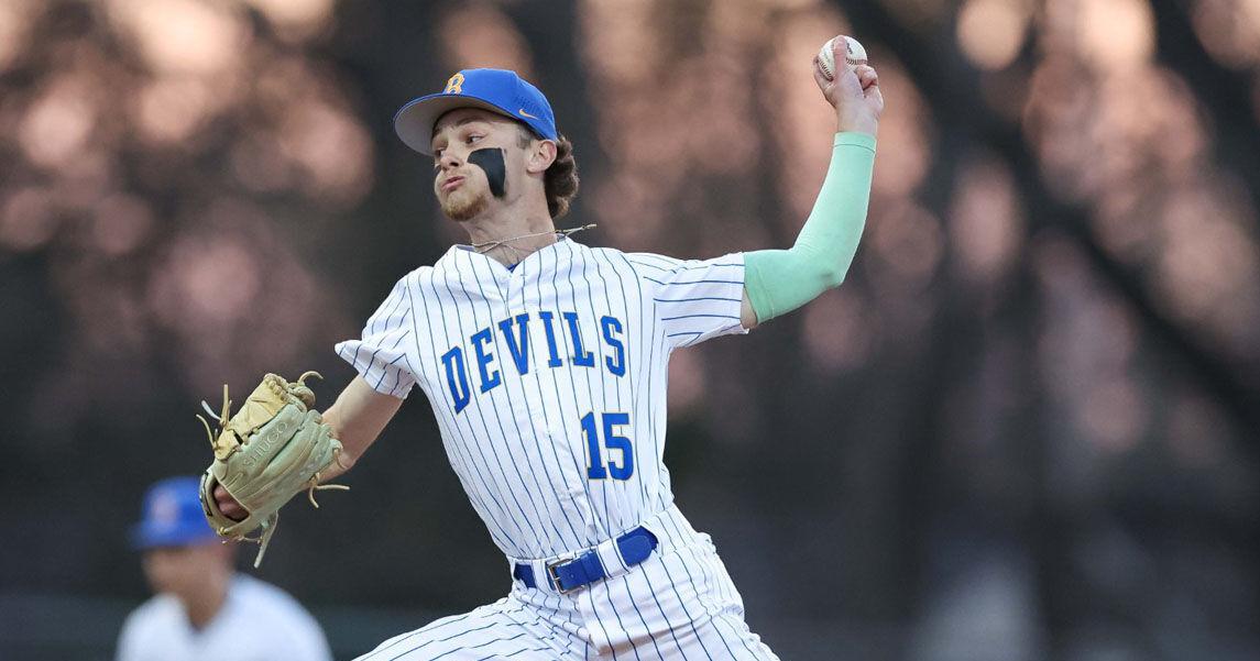 Big inning downs Blue Devils in Game 1