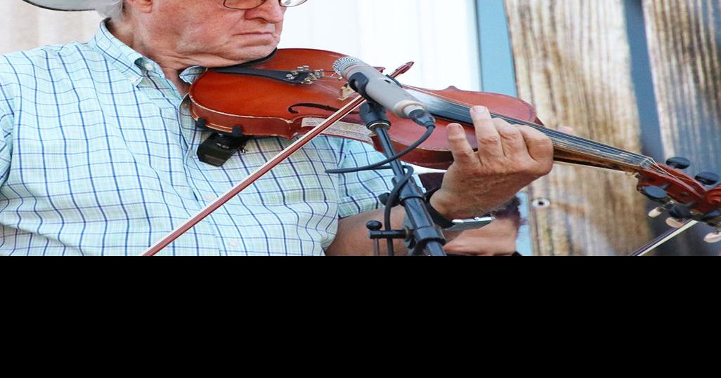 Champion Fiddler Wayne Jerrolds hosts 45th Annual Savannah Bluegrass