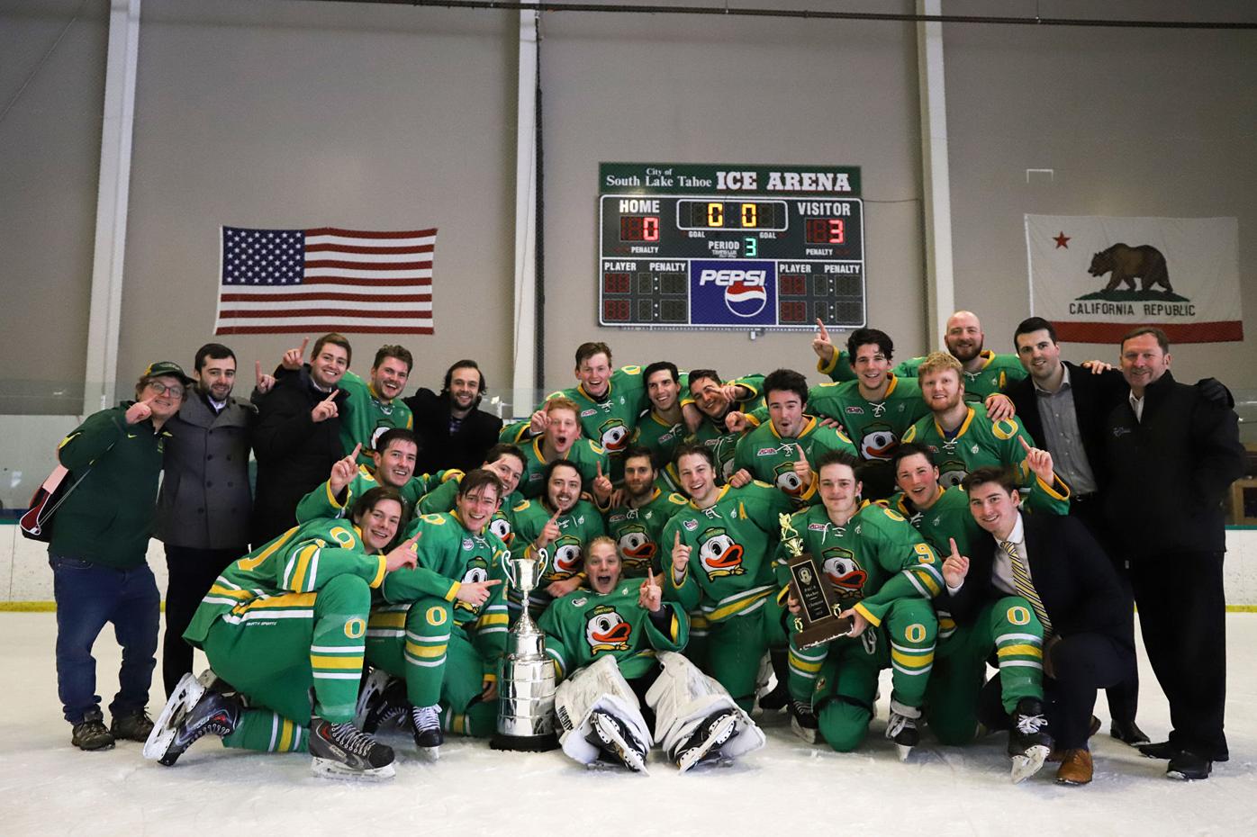 Oregon Ducks hockey team takes the ice in Bend 