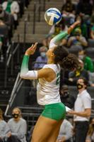 Oregon volleyball plays complete game, sweeps No. 12 UCLA