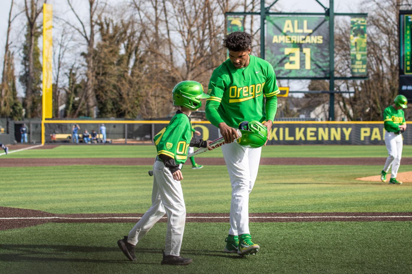 Oregon baseball drops out of polls after being swept by Washington, Sports